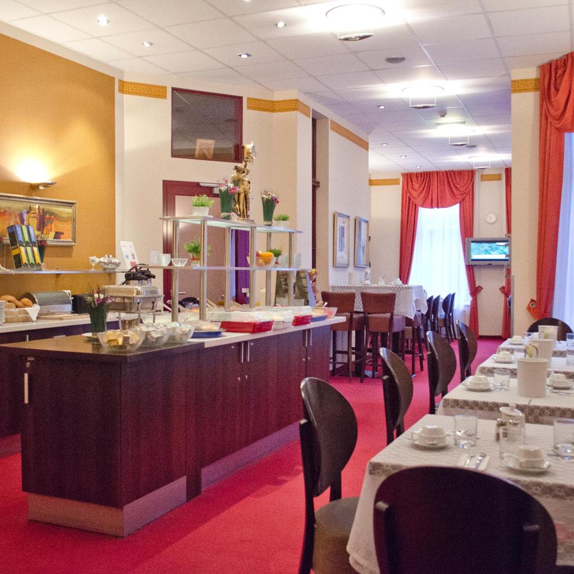 Hotel Polo Am Zob 38/54