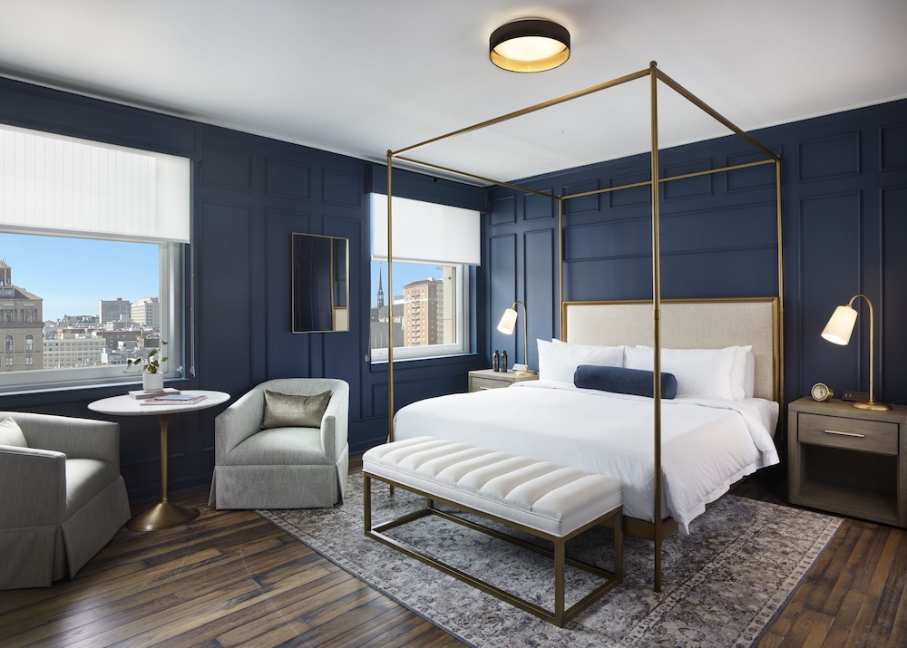 Grand, Beach, Suite, King Bed, Murphy Bed
