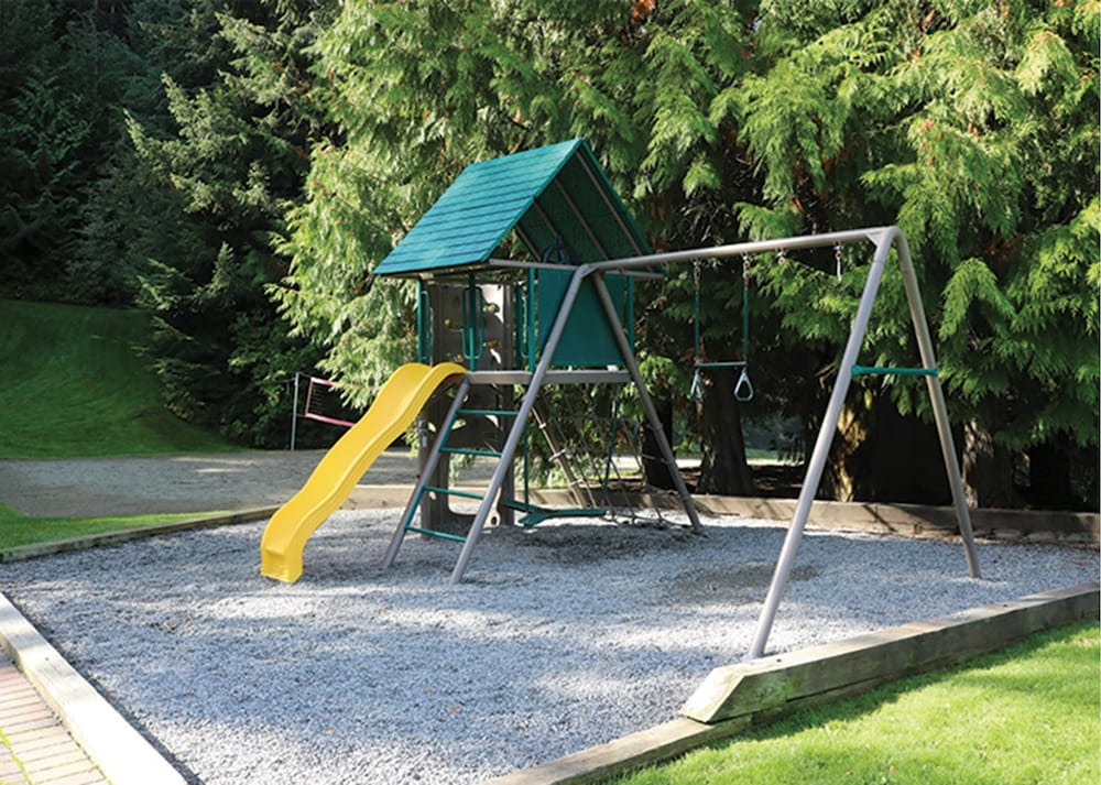 Tantalus Resort Lodge 34/55