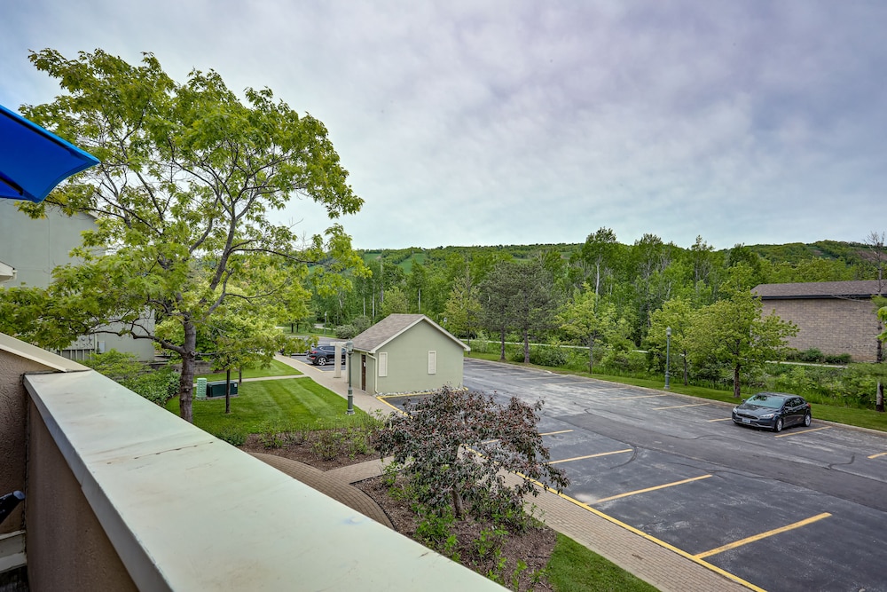 The Lodges At Blue Mountain Wintergreen Condos 24/48