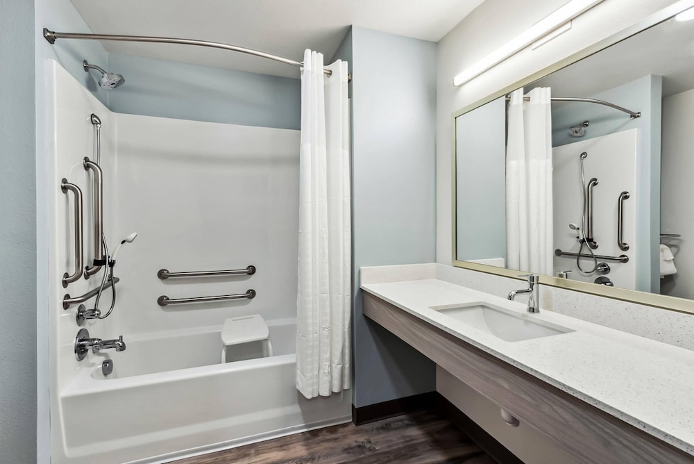 WoodSpring Suites Sumter near Shaw AFB 58/60