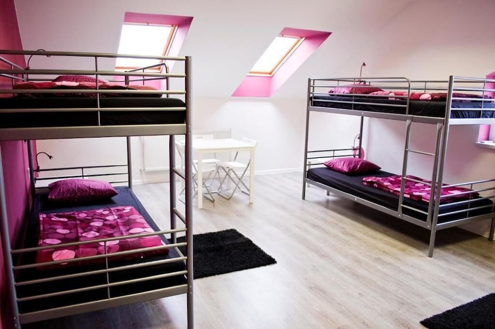 Nitra Glycerin Hostel 6/35