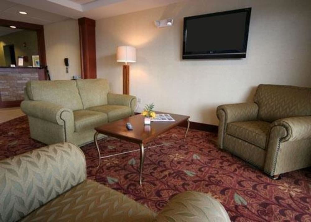 Comfort Inn & Suites Saratoga Springs 17/24