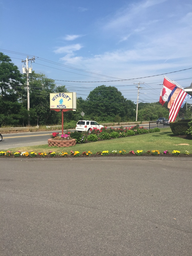 Windrift Motel 57/58