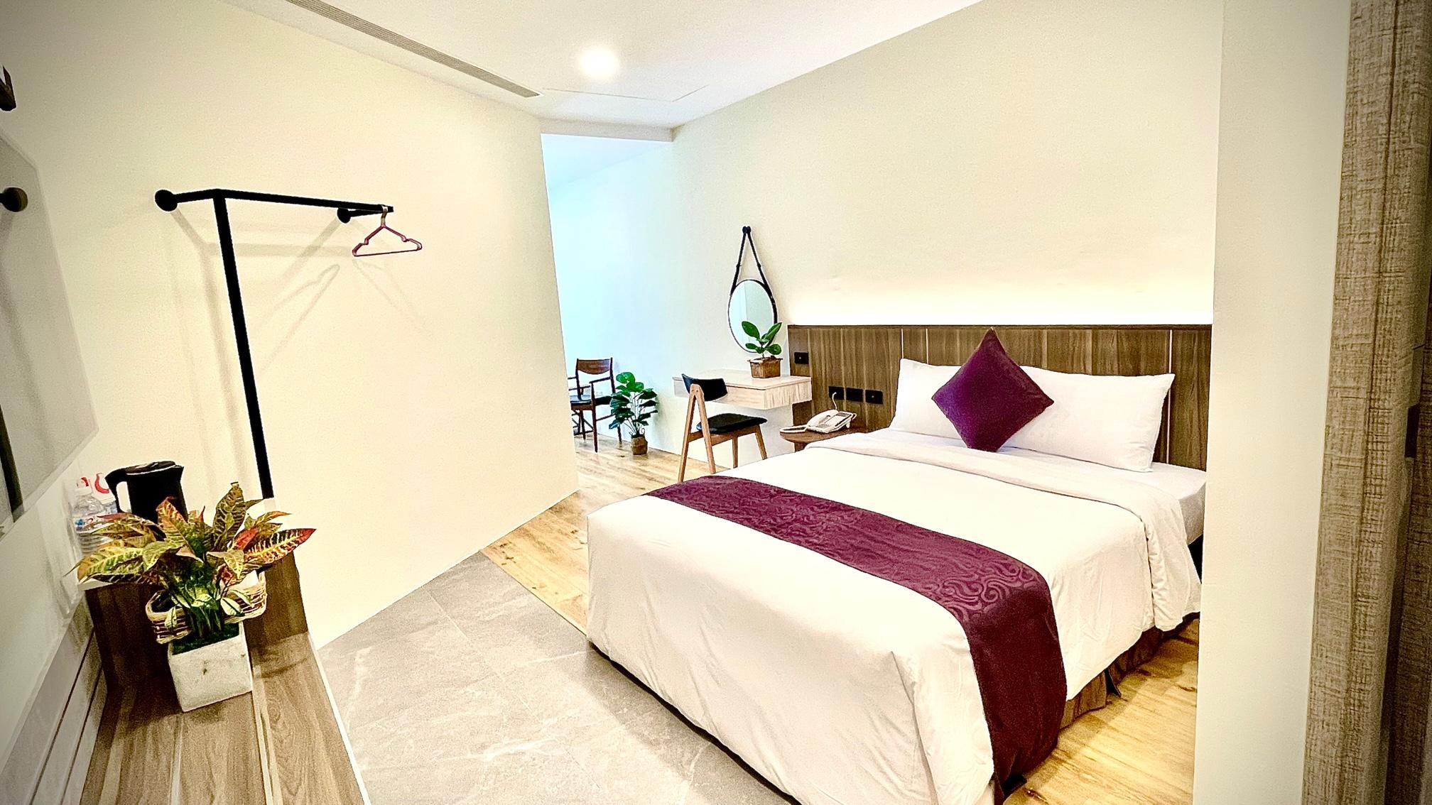 Deluxe, Double Bed, Mountain View