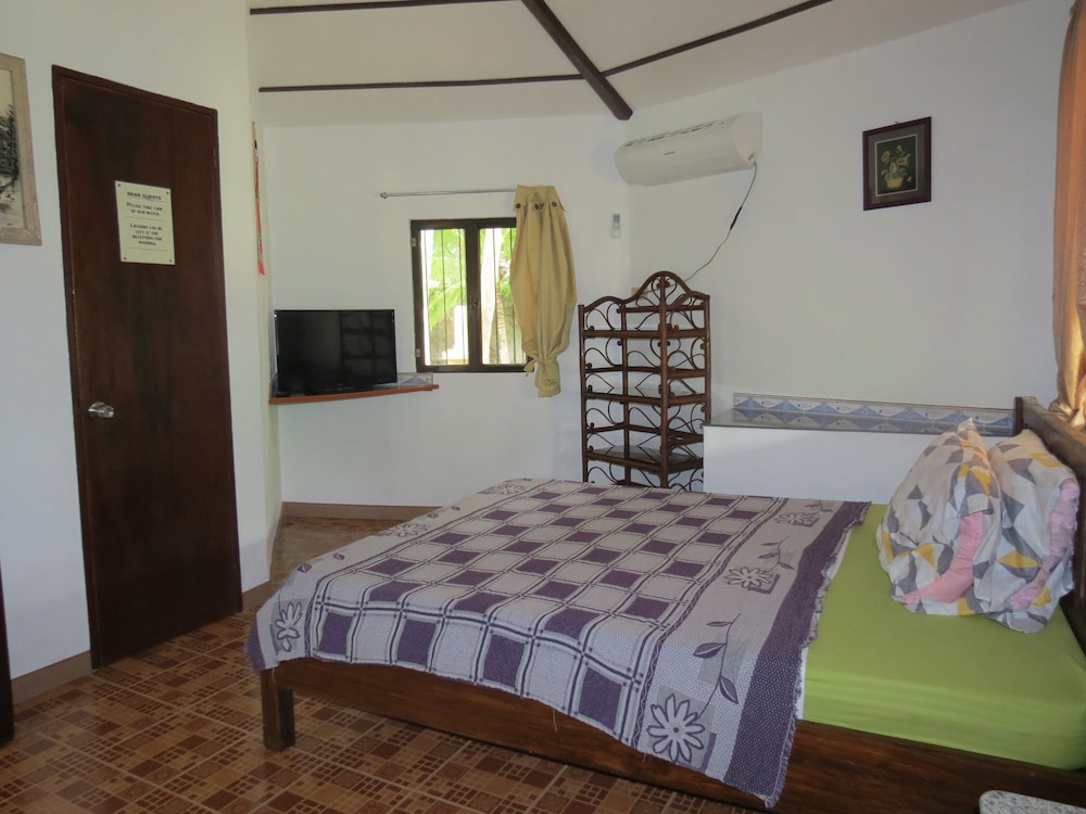 Alonaland Resort Apartelle 24/50