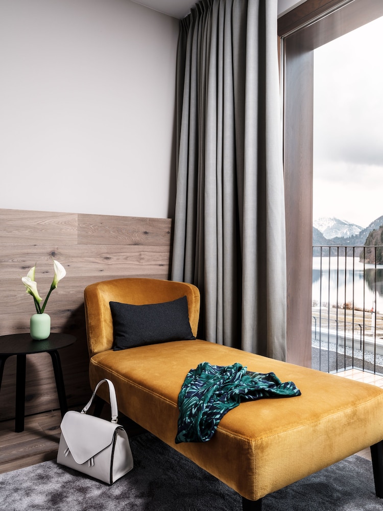 AMERON Neuschwanstein Alpsee Resort and Spa 48/76