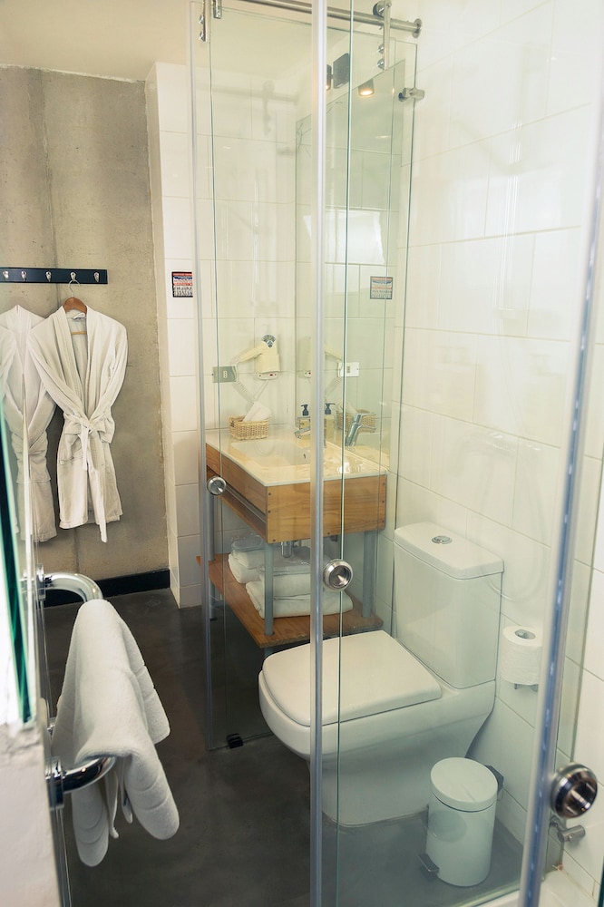 Verso Hotel 43/50