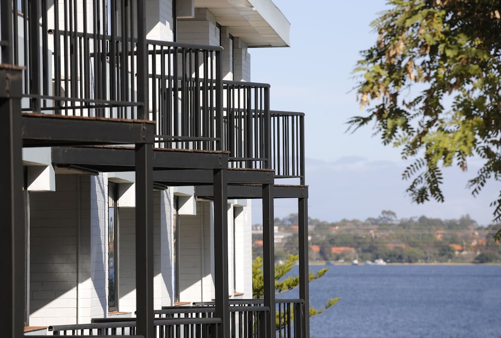 Lodestar Waterside Apartments 8/44