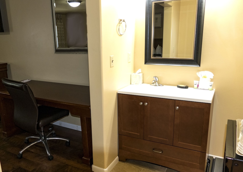Abram Inn & Suites 51/65