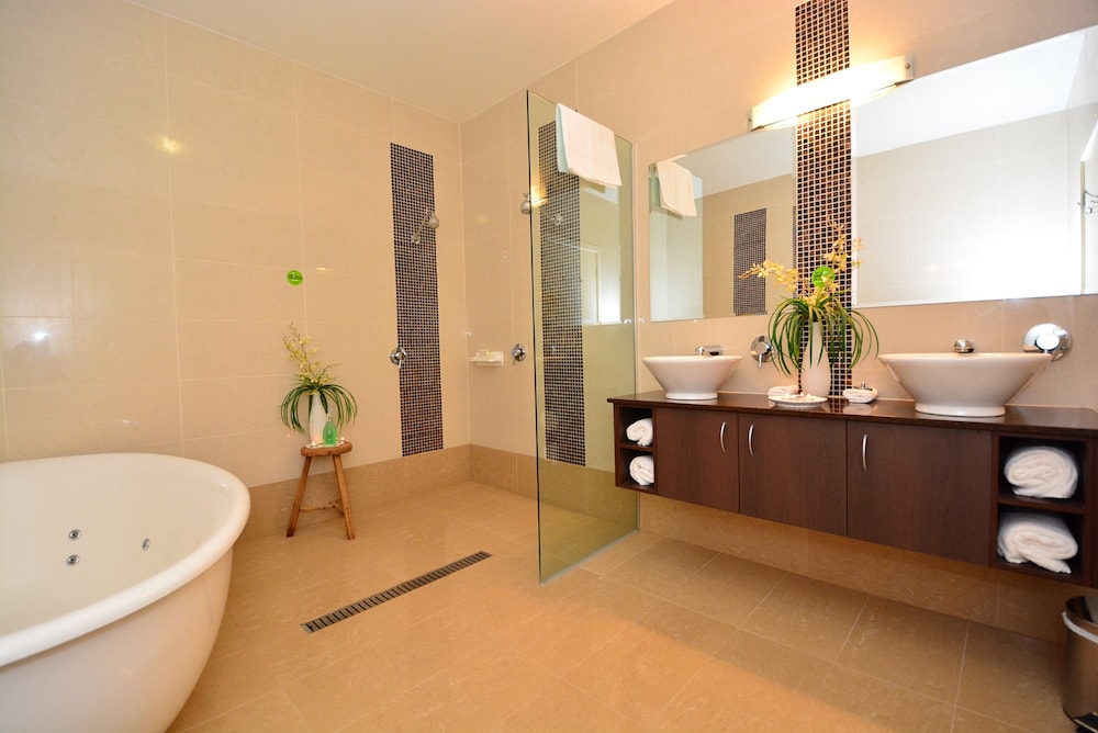MORNINGTON HOTEL 45/45
