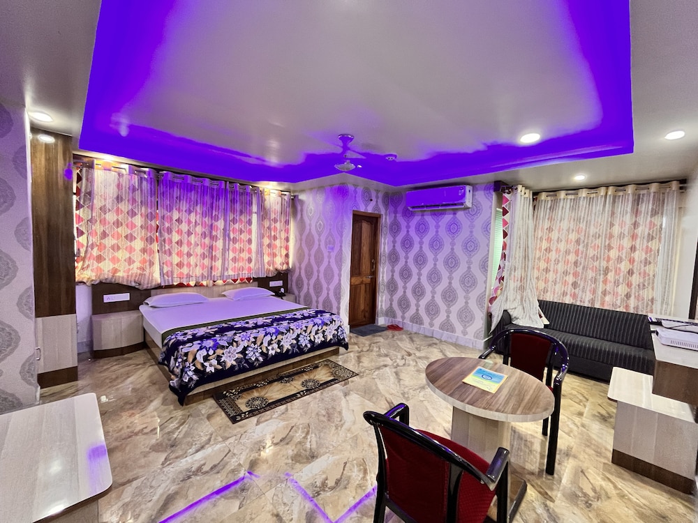 Gkm Grand Hotel 19/50