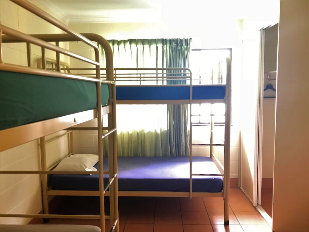Lake Central Cairns 40/60