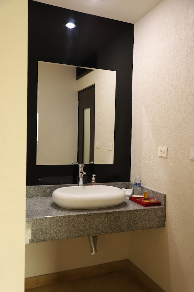 Home Suites Rotarismo 28/56