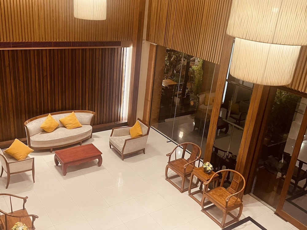 Asia Hotels Group (Poonpetch Hotel) 32/63