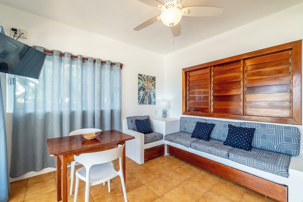 Caribbean Villas Hotel 47/77
