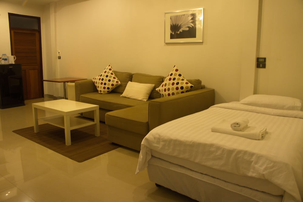 Ratchadamnoen Residence 15/75