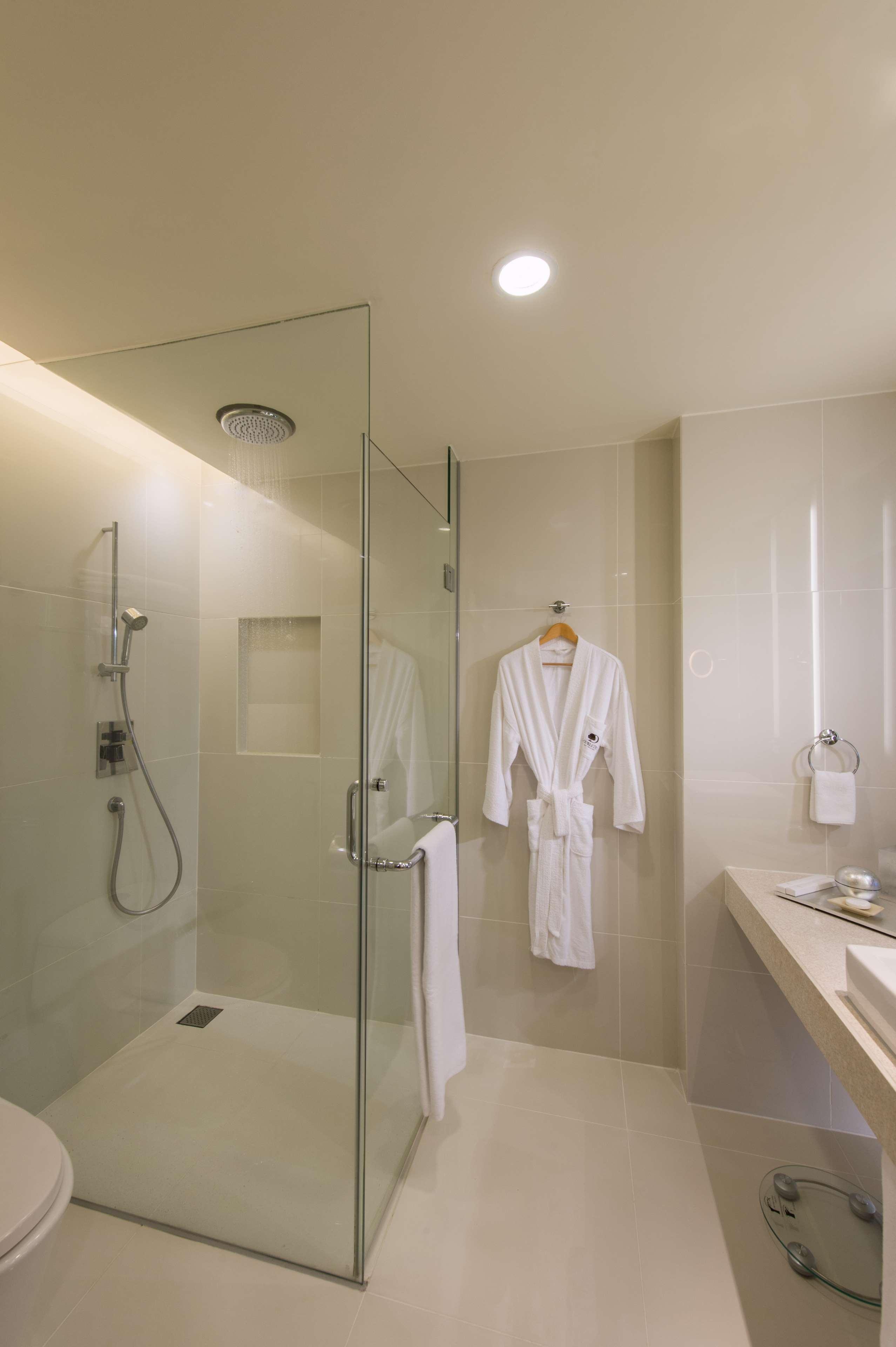 EXECUTIVE, SUITE, KING BED, LOUNGE ACCESS
