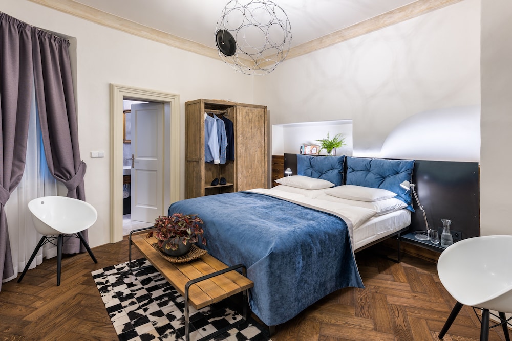 Mooo By The Castle 13/66