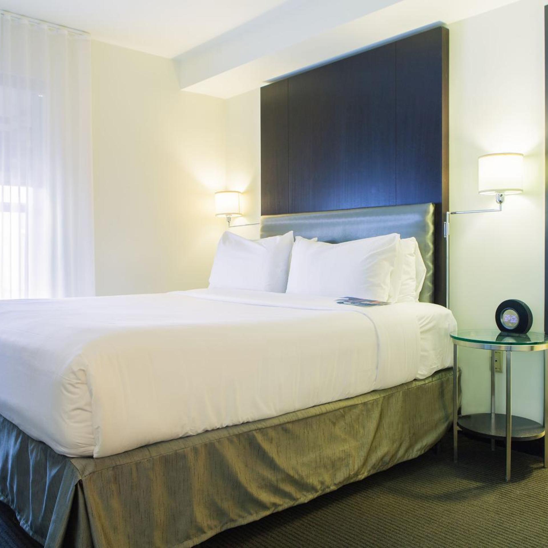 Aloft, Guest Room, King Bed