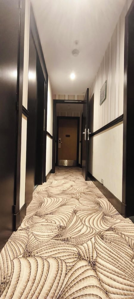 Elysees Bassano Hotel Formely Bw Hotel Elysees Bassa 78/81