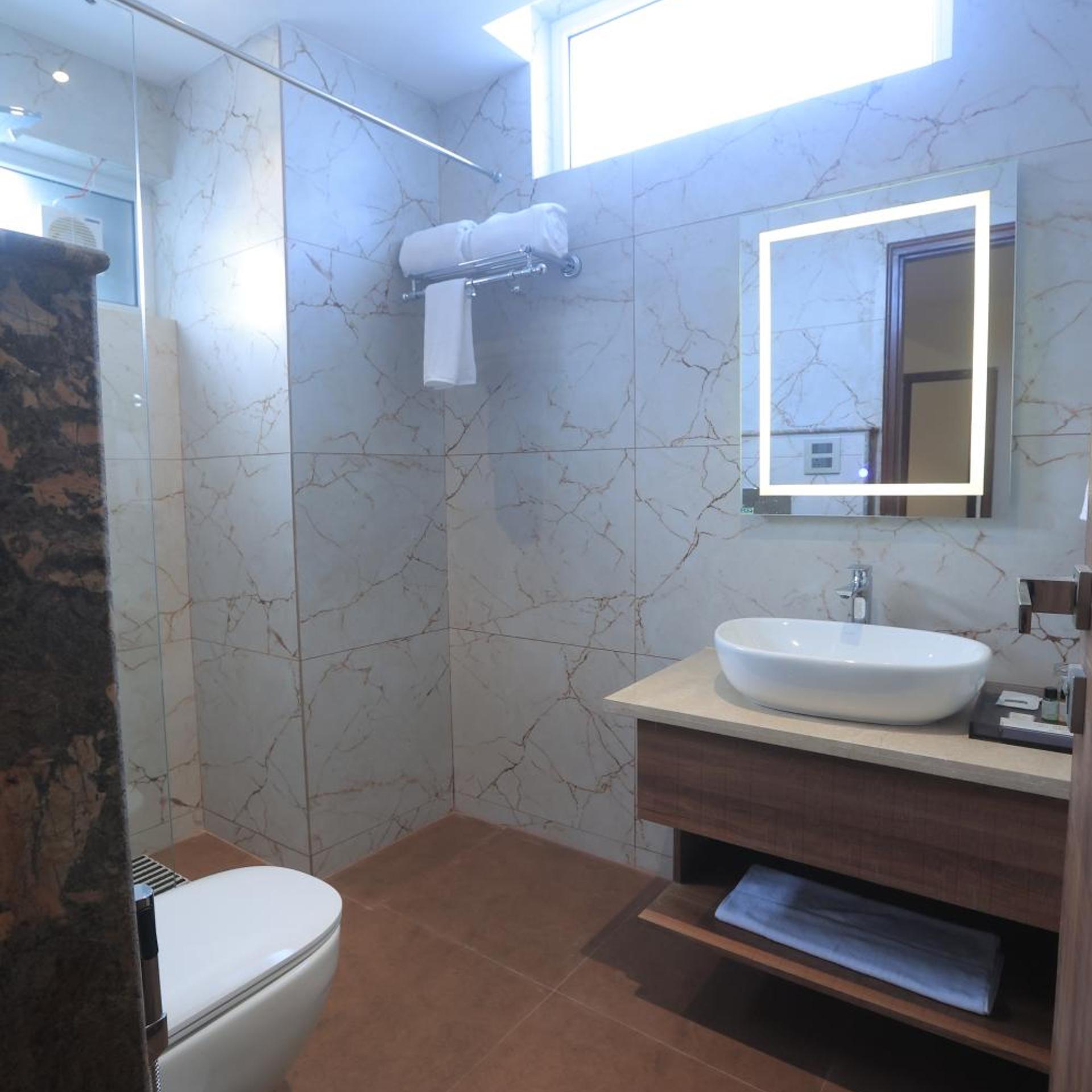 Hotel Holy Vivasa 38/41