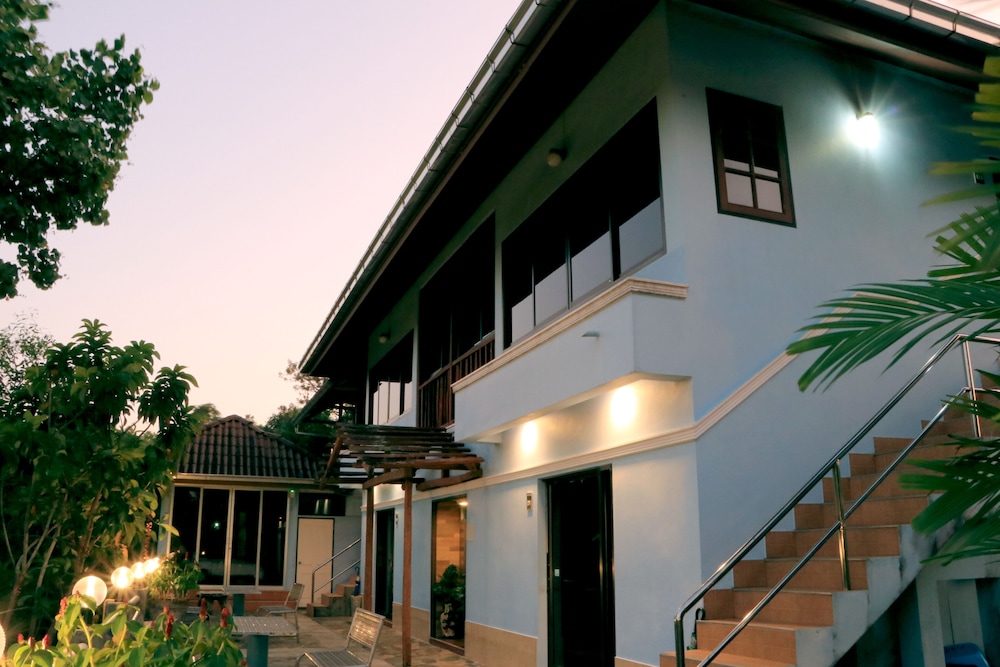 Baanrimnam Resort Trat 5/48