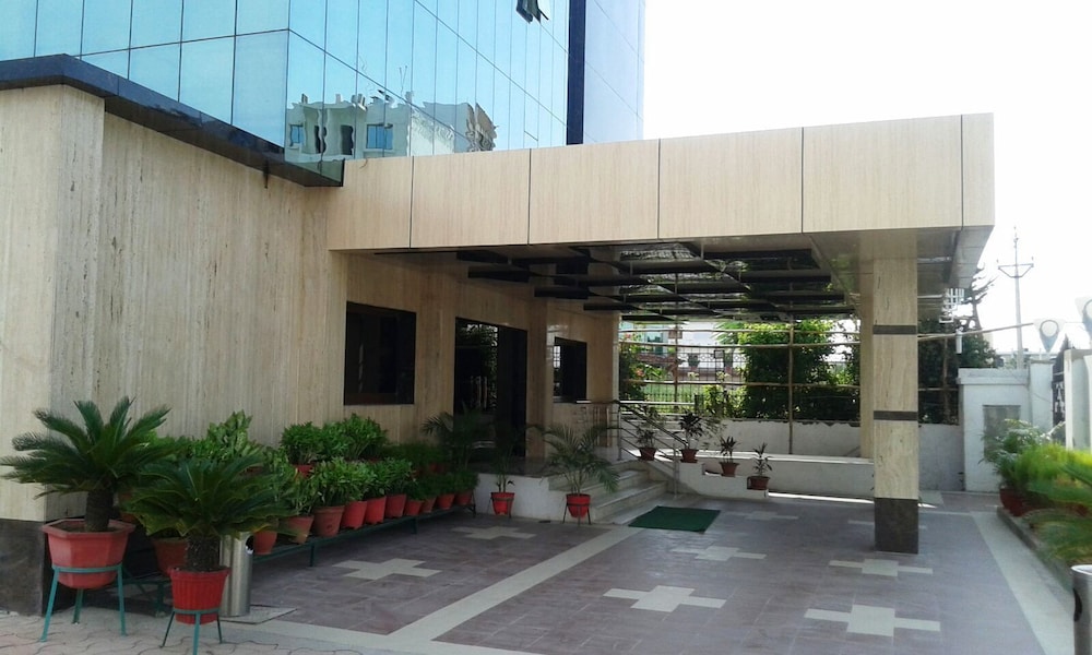 Hotel Taj Darbar 39/45