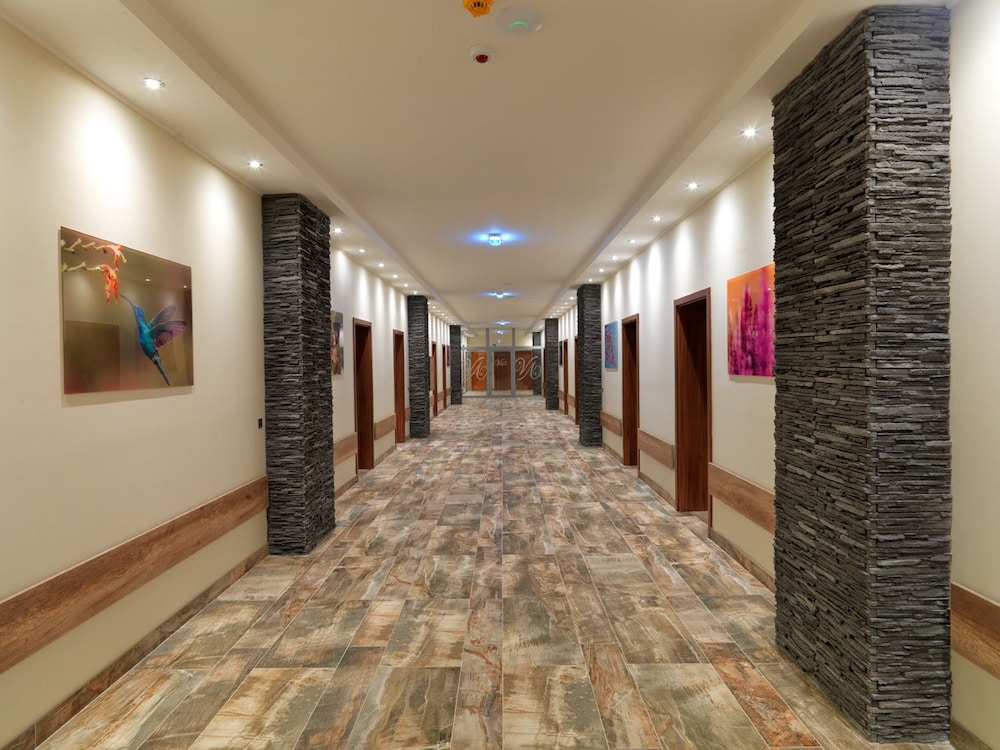 Viktor Hotel 37/55