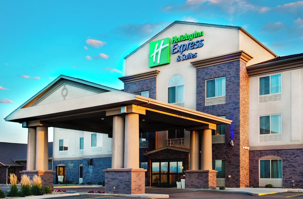 Holiday Inn Express Hotel Suites Sheldon 1/33