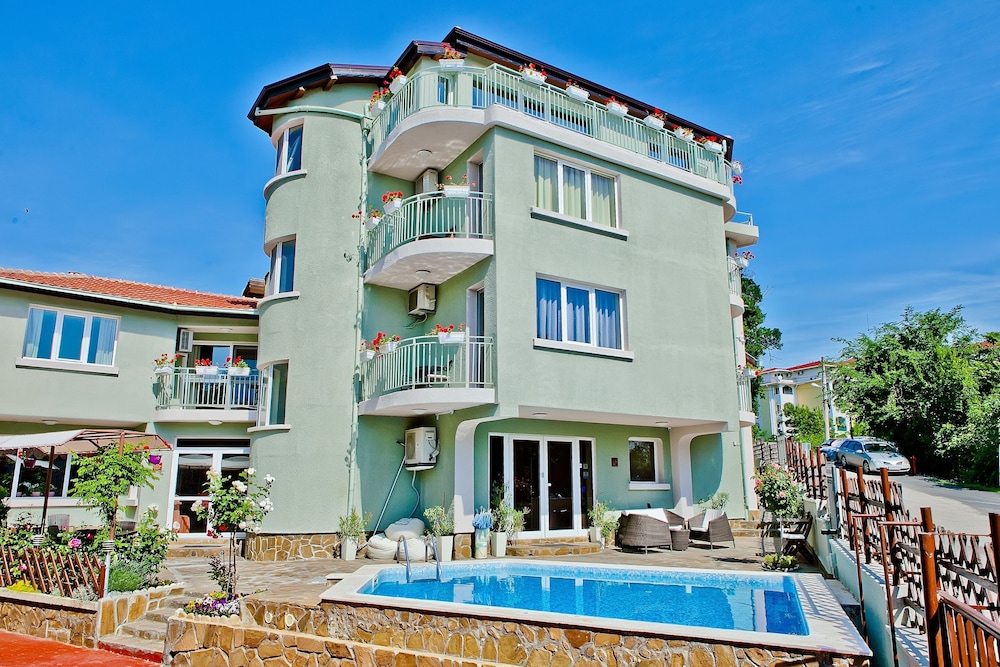 Hotel Amfora 1/69