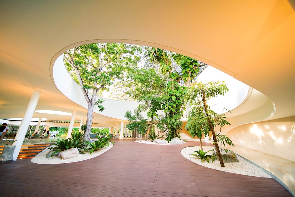 Tambuli Seaside Resort and Spa 29/35