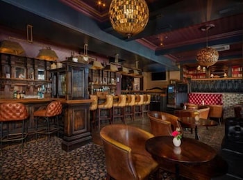 Treacys Hotel Enniscorthy 58/63