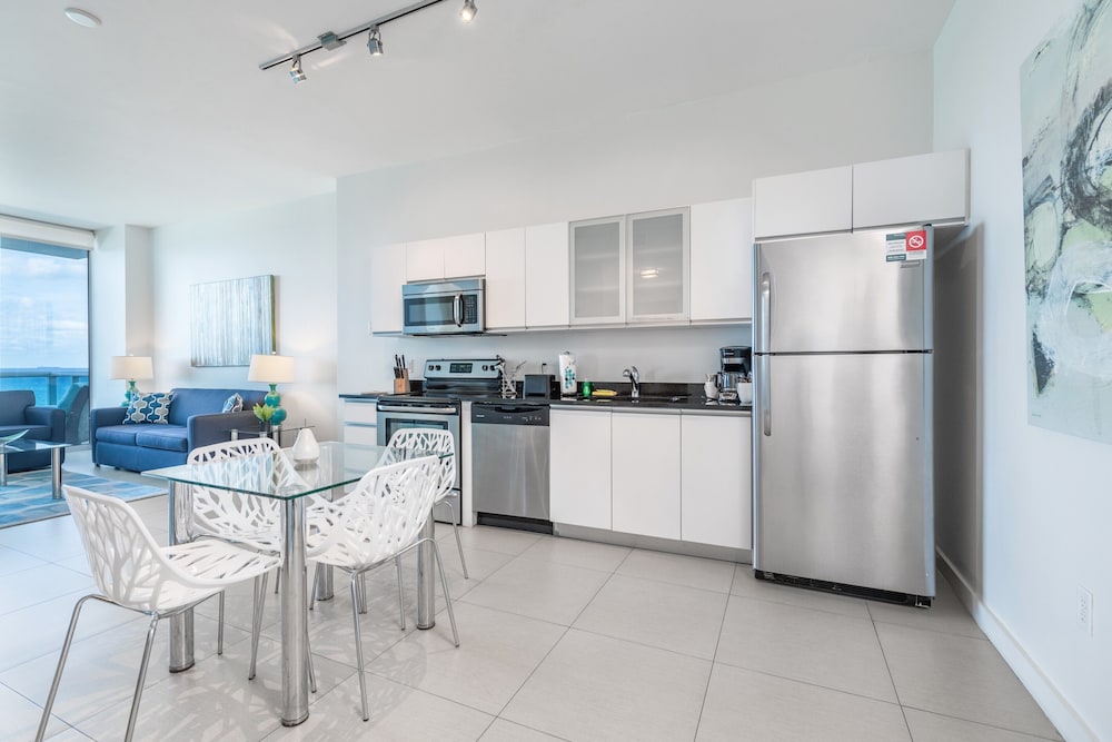 Churchill Suites Monte Carlo Miami Beach 59/76