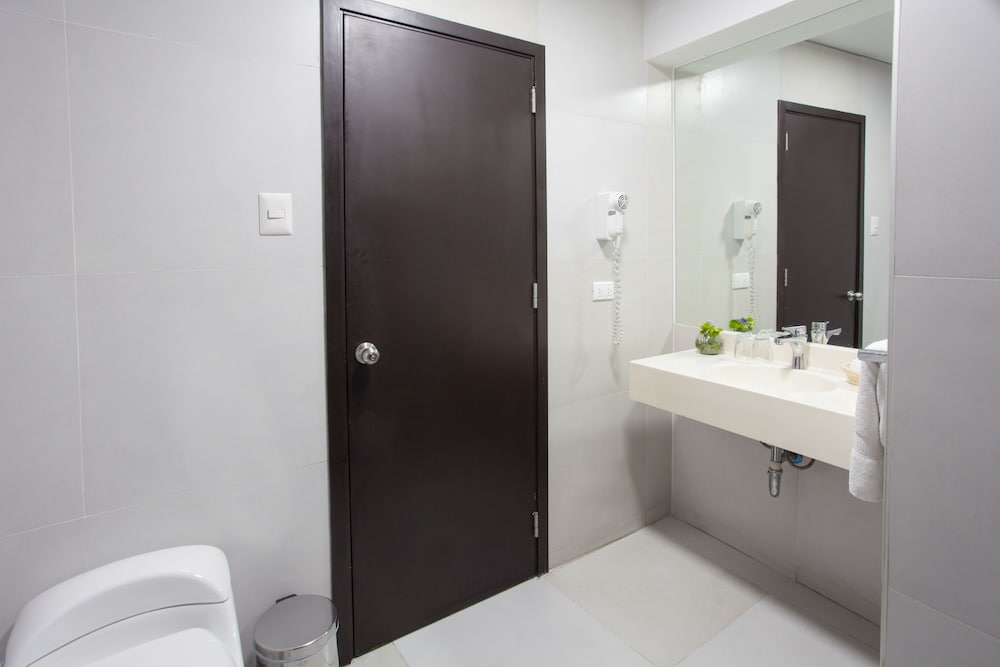 HOTEL SANTA CRUZ 8/60