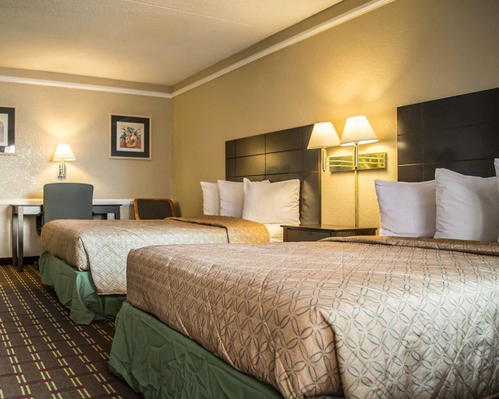 Rodeway Inn Near Ybor City - Casino 23/52