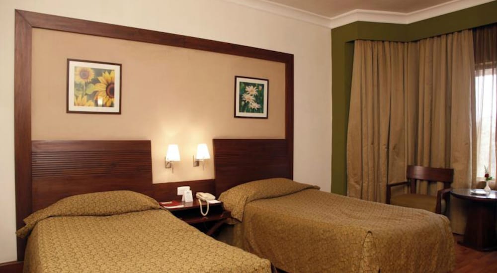 The Retreat Hotel And Convention Centre 12/50