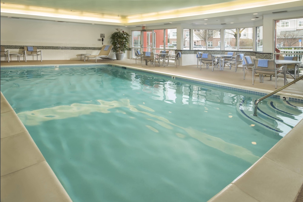 Fairfield Inn And Suites Frederick 28/50