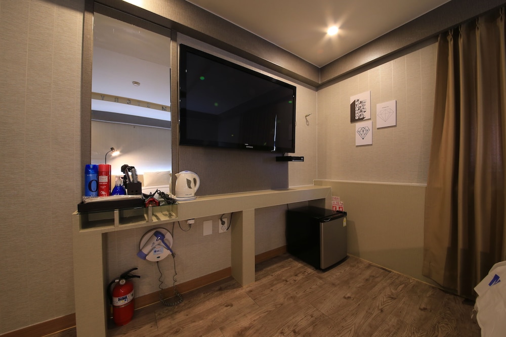 Hotel M Story 38/44