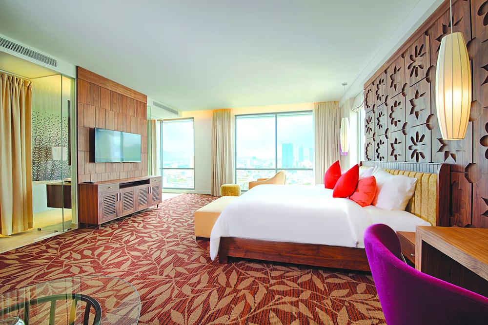 Vanda Hotel 8/70