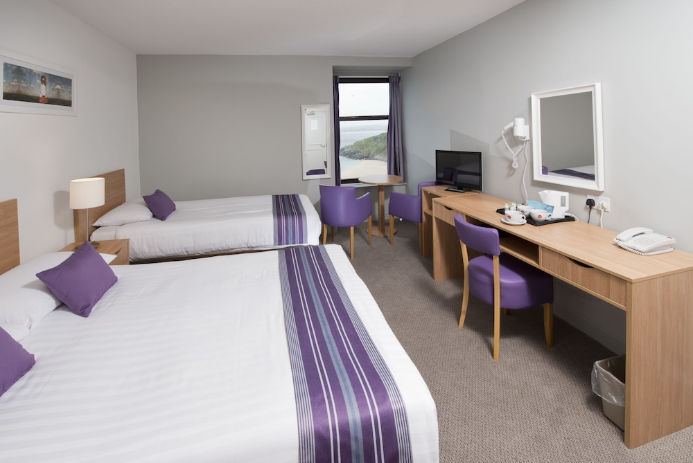Family, 1 Double and 1 Single Bed