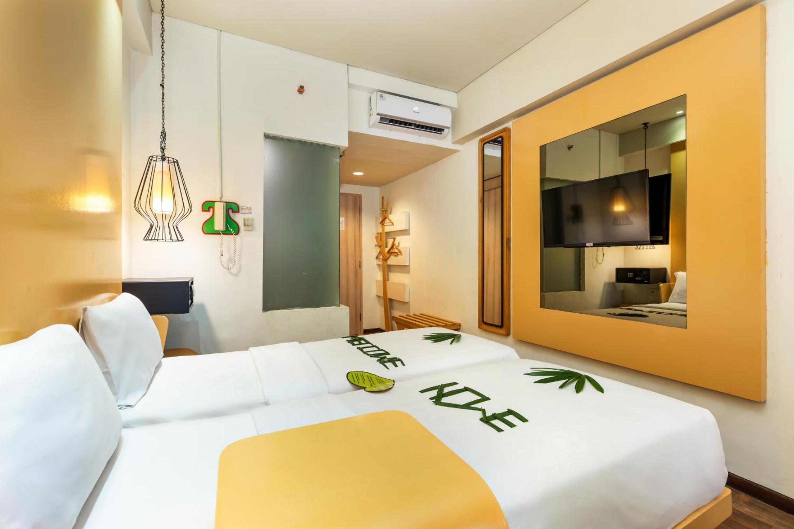 SUPERIOR, DOUBLE OR TWIN BED