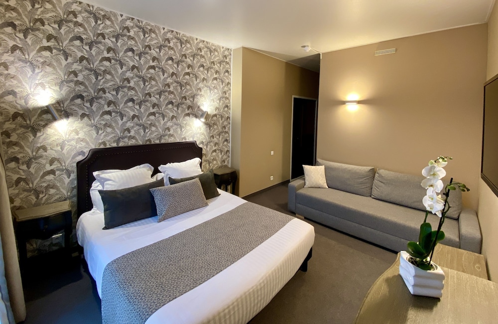 HOTEL DES AUGUSTINS 24/70