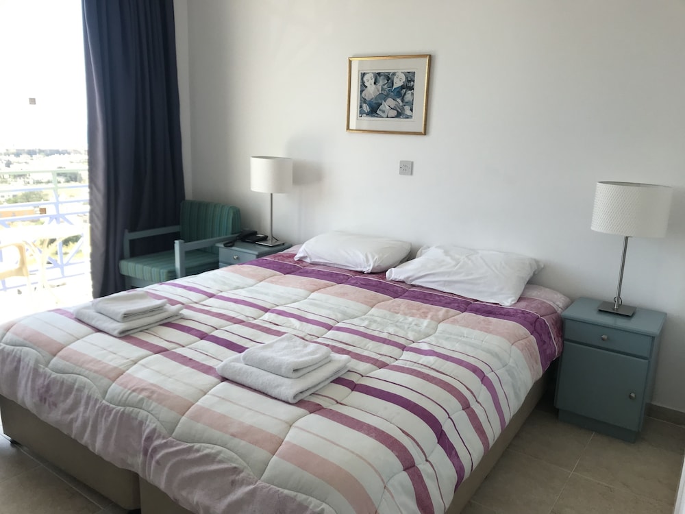 ROOM, DOUBLE OR TWIN BED, SEA VIEW, BALCONY