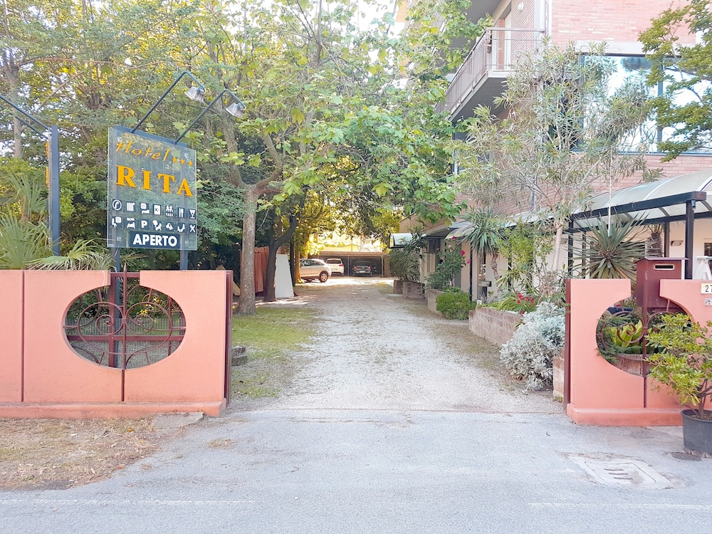 Hotel Rita 37/40