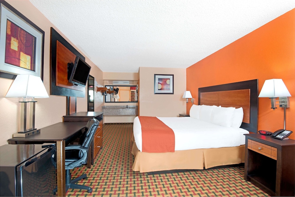 Days Inn By Wyndham Independence 22/45