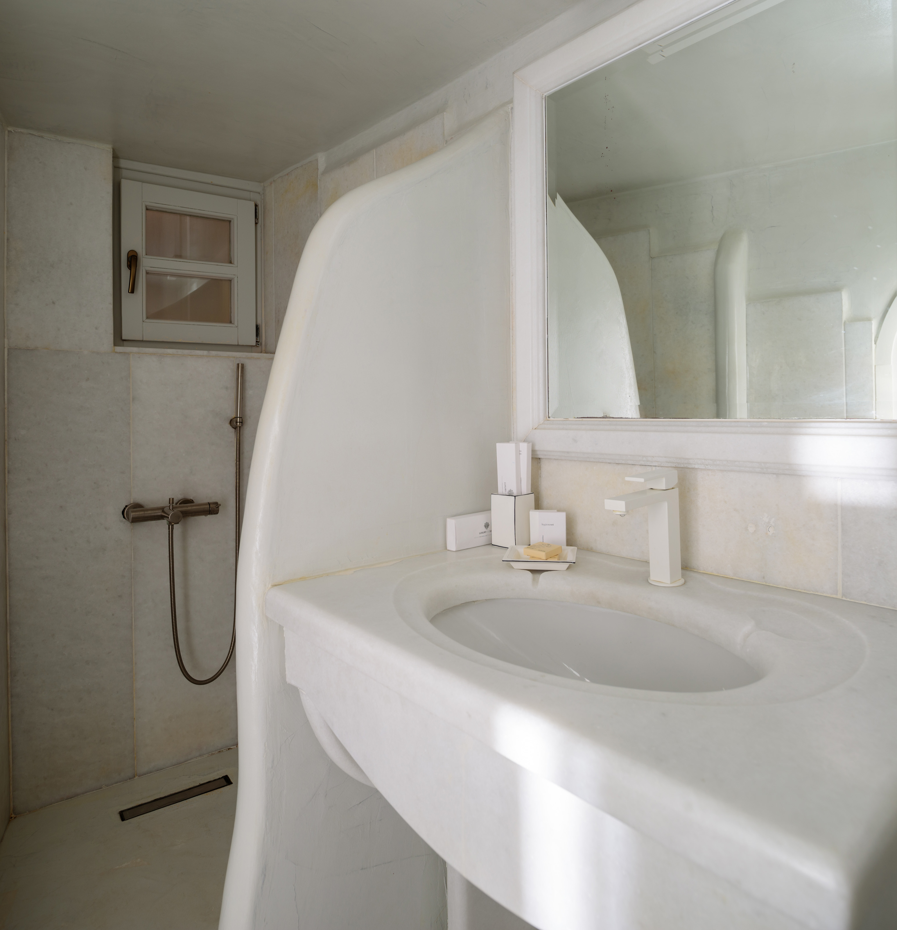 Junior Suite, Caldera View, Outdoor Jetted Tub