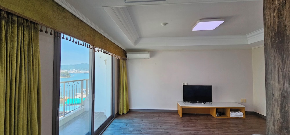 Bay Resort Tongyeong 36/48