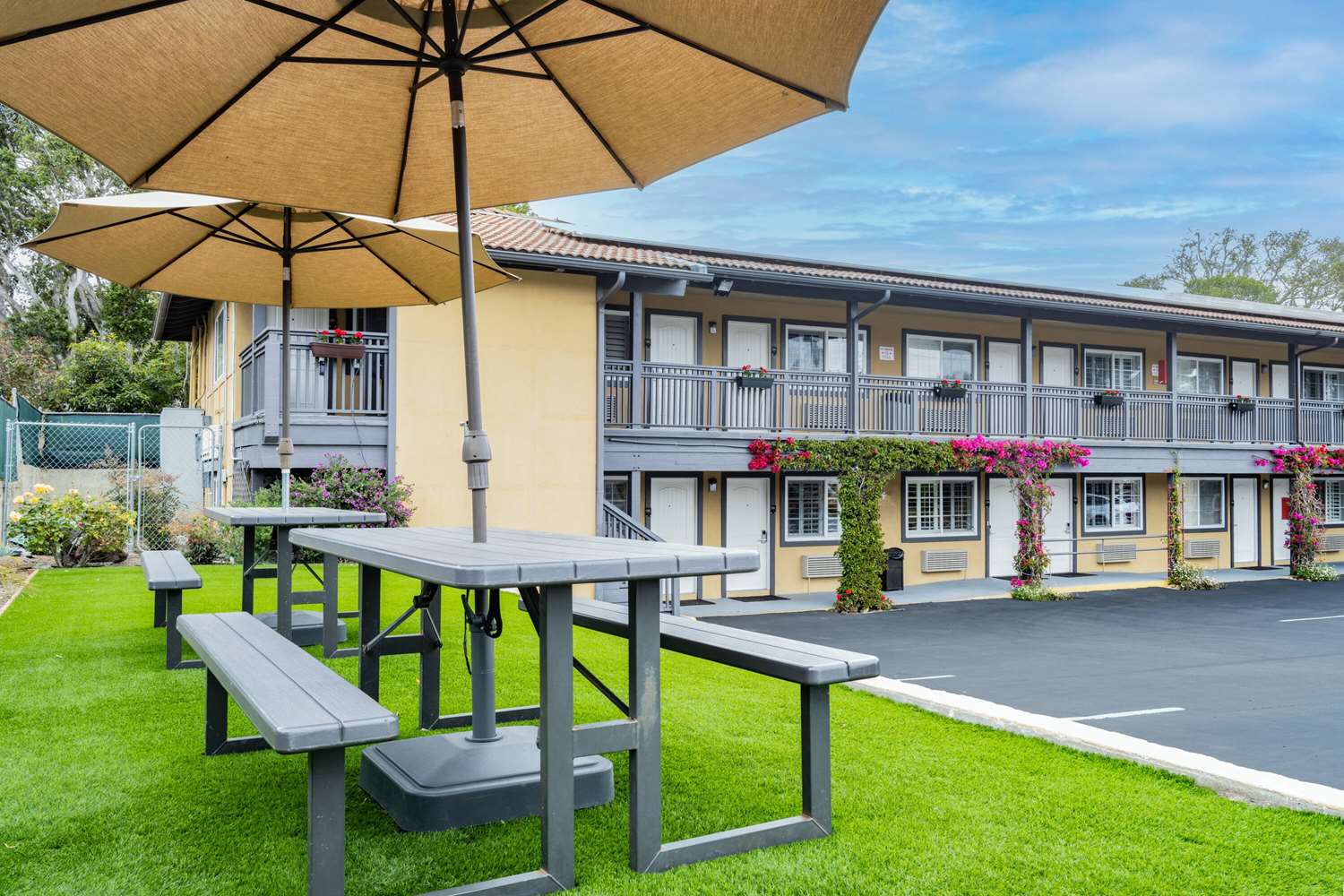 Super 8 By Wyndham Monterey/Carmel 43/48