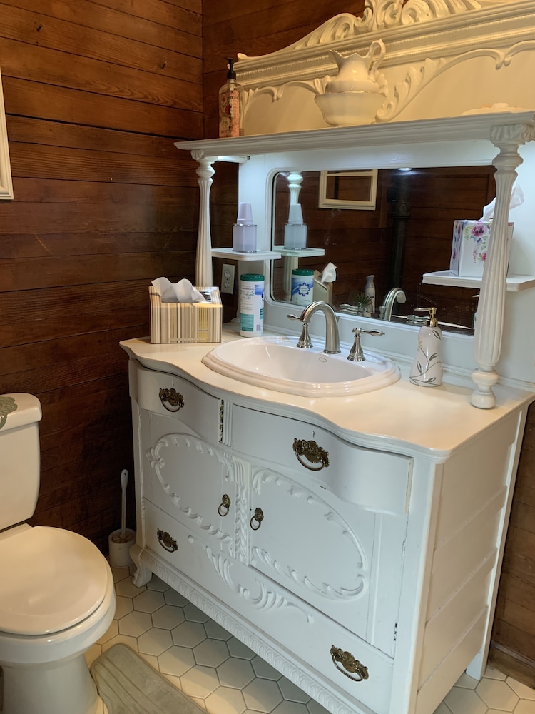 Gillis Grier Bed and Breakfast 49/50